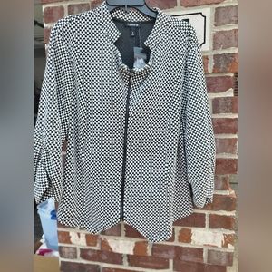 New sz 3 Torrid black/white jacket